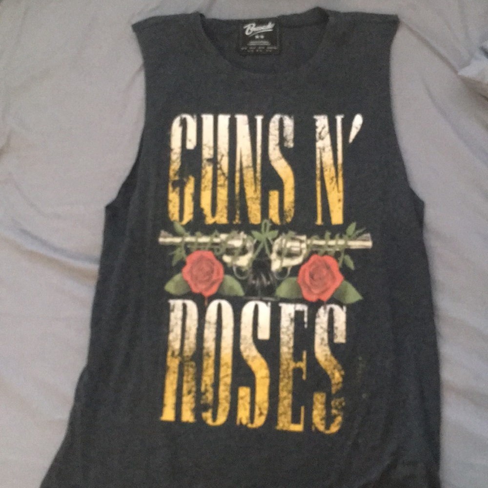 🌹 Guns n Roses cut off tee! 🌹